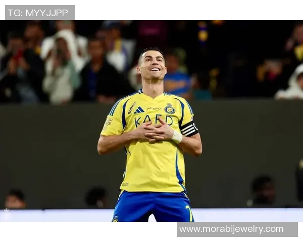 学习足球明星的跑步技巧视频助你提升运动表现与技能 学习足球明星的跑步技巧视频助你提升运动表现与技能